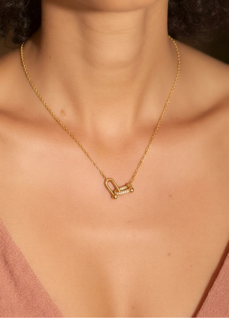 Collier Oman